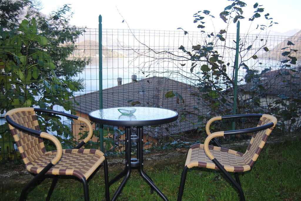 B&B Sosta Sul Lago Lezzeno Exterior photo